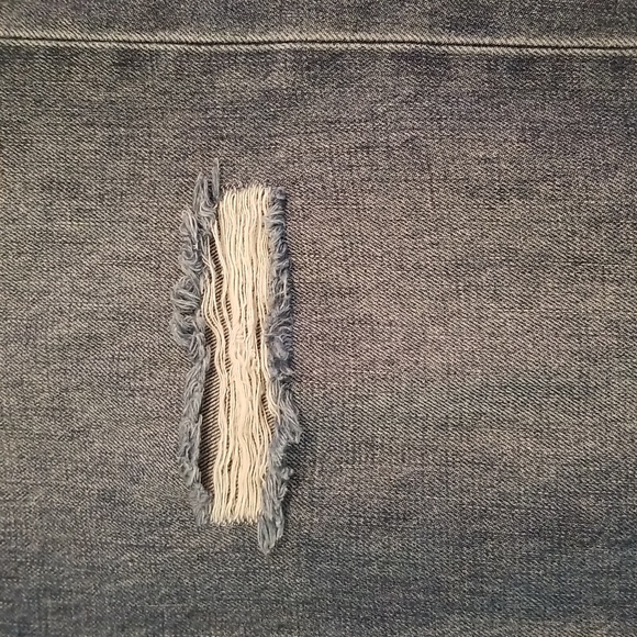 NWT GAP DIstressed Mid Rise Boyfriend Jeans - Picture 6 of 9